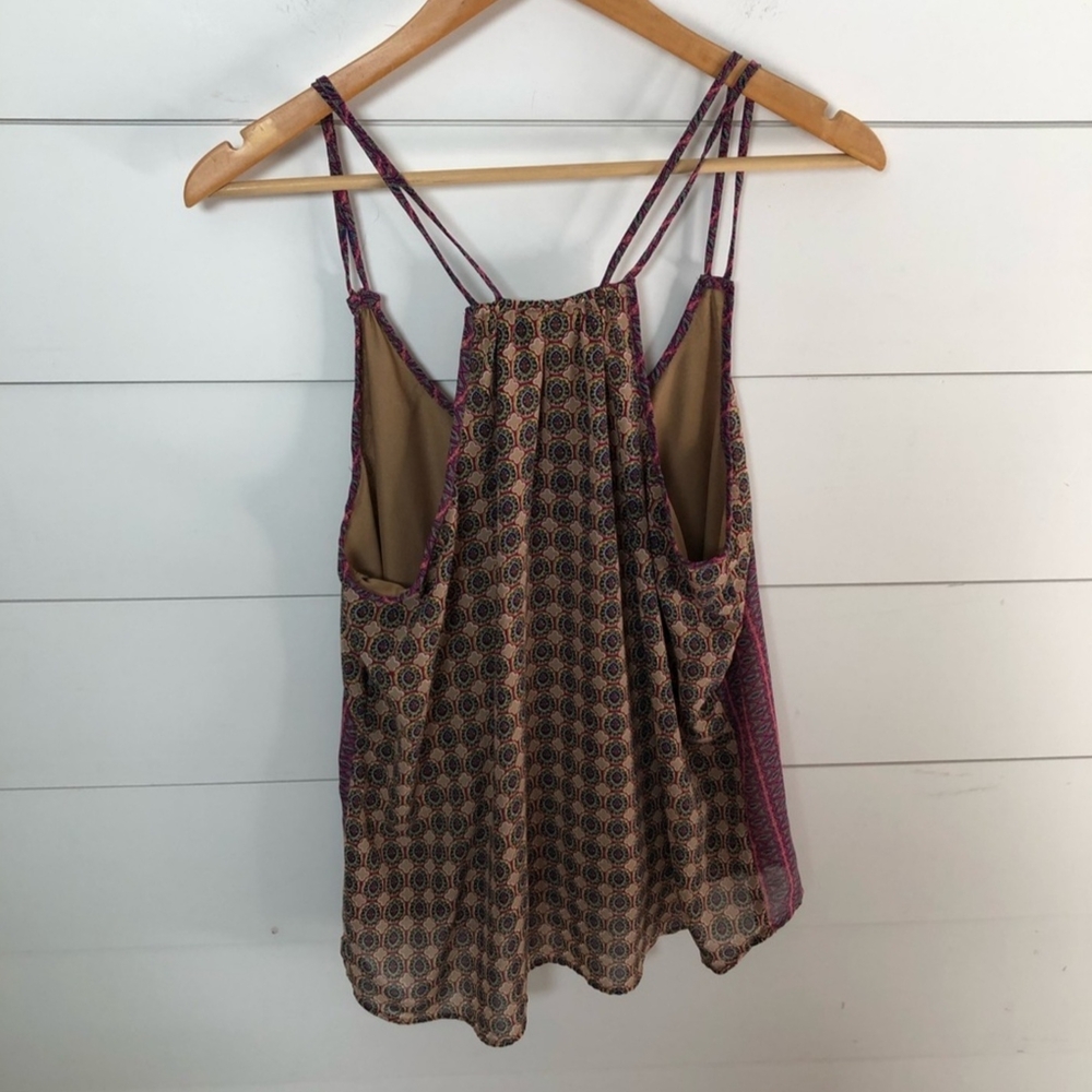Patterned Sleeveless Top - Picture 3 of 5